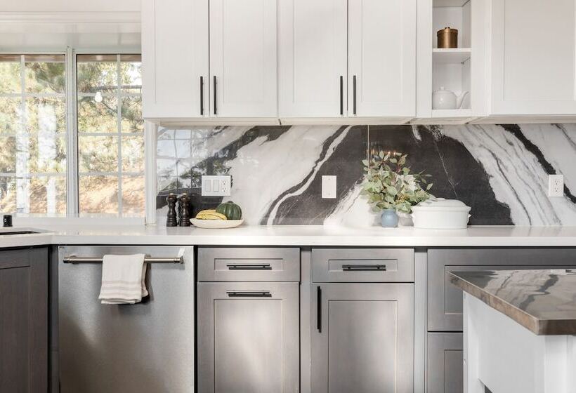 Enchanted Forest By Avantstay Indoor Hot Tub!