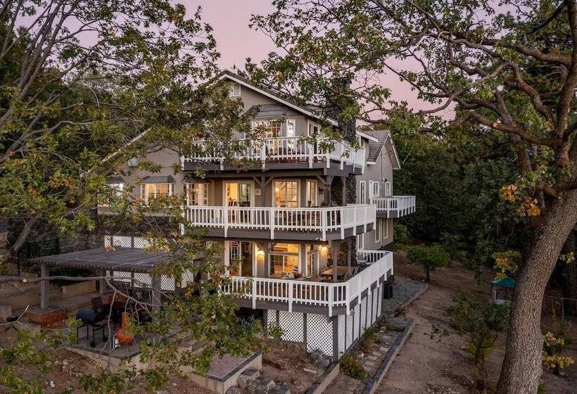 Enchanted Forest By Avantstay Indoor Hot Tub!