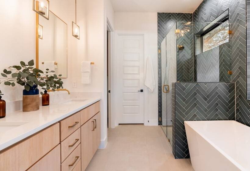 Henley By Avantstay Plunge Pool, Incredible Patio & Guest House!