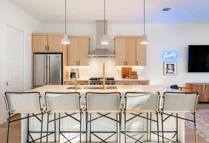 Henley By Avantstay Plunge Pool, Incredible Patio & Guest House!