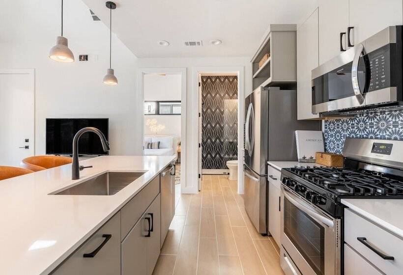 Henley By Avantstay Plunge Pool, Incredible Patio & Guest House!