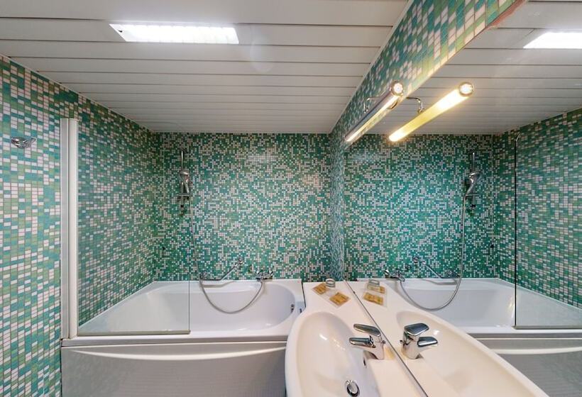 簡易ホテル Aurum Ortona