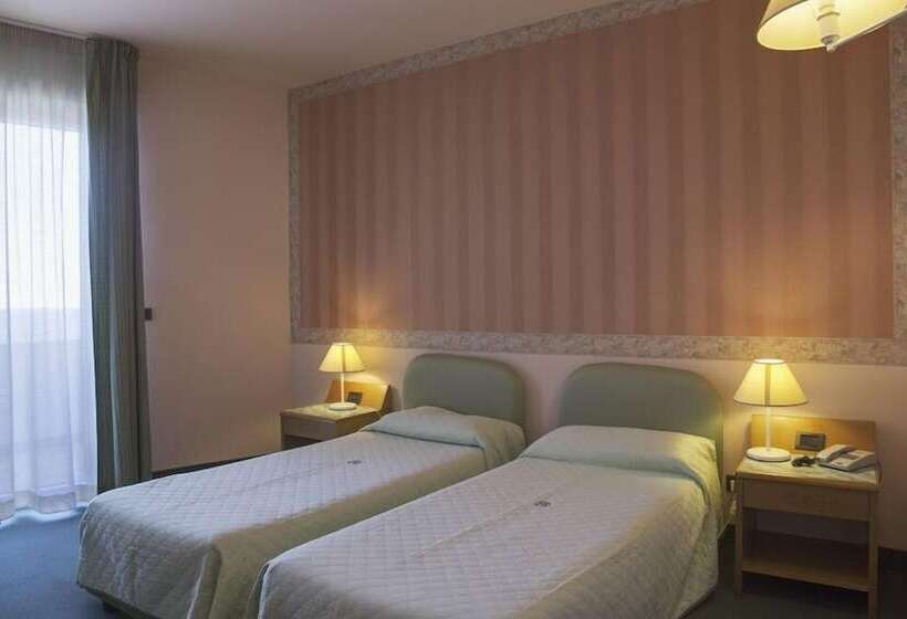 簡易ホテル Aurum Ortona