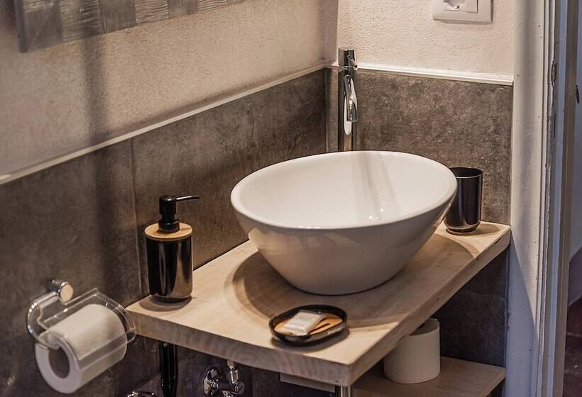 Отель Agriturismo La Ripolina