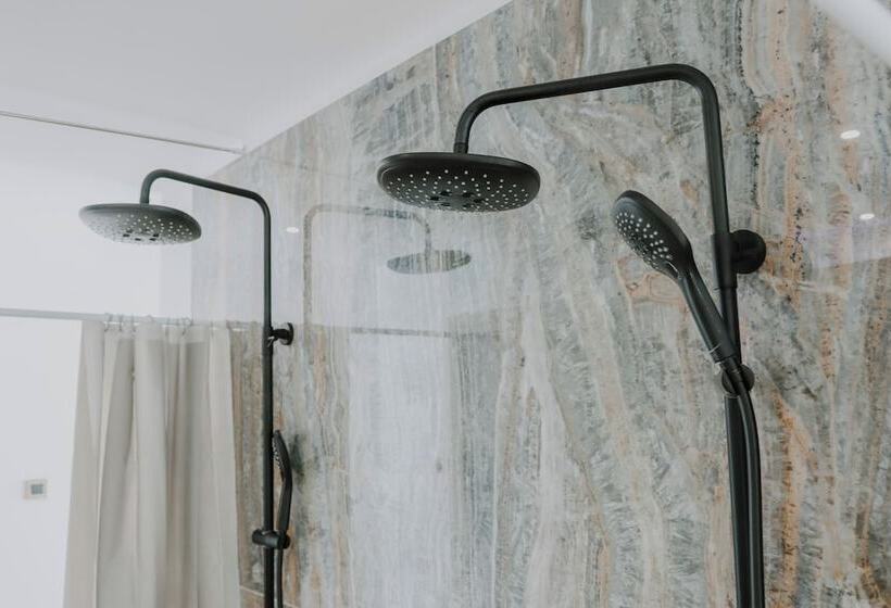 Отель Black Amber Boutique