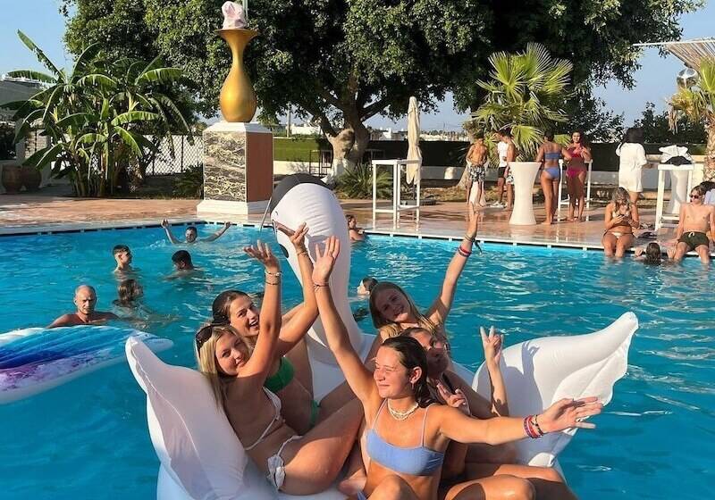 هتل Black Amber Boutique