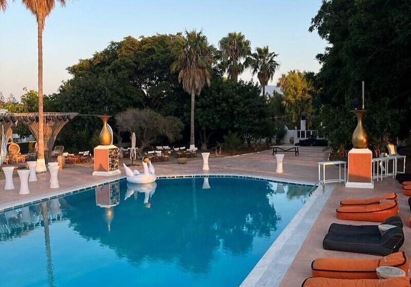 Отель Black Amber Boutique