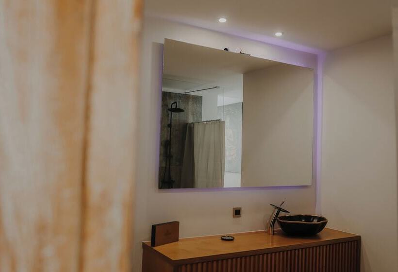 هتل Black Amber Boutique