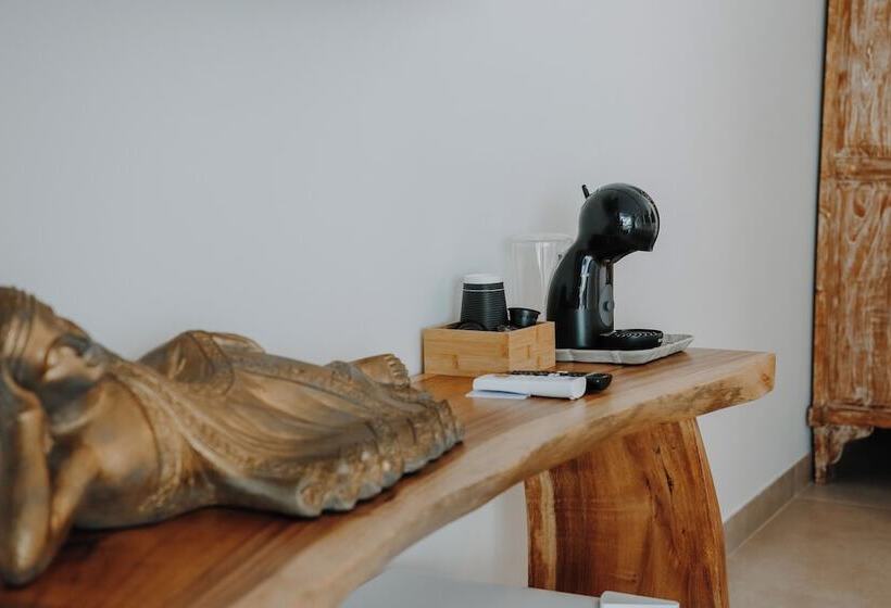 Отель Black Amber Boutique