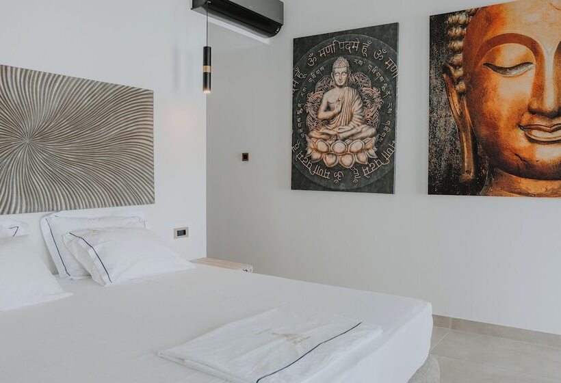 Отель Black Amber Boutique