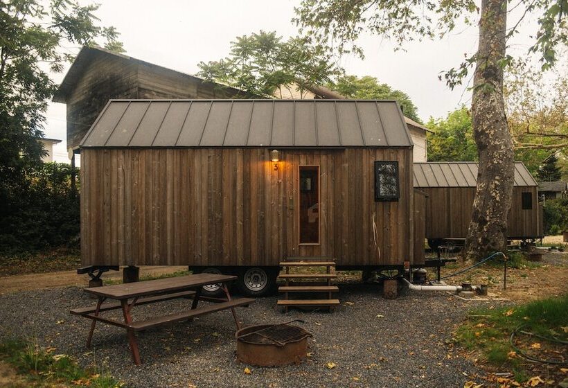 호텔 Johnson S Beach Cabins And Campground