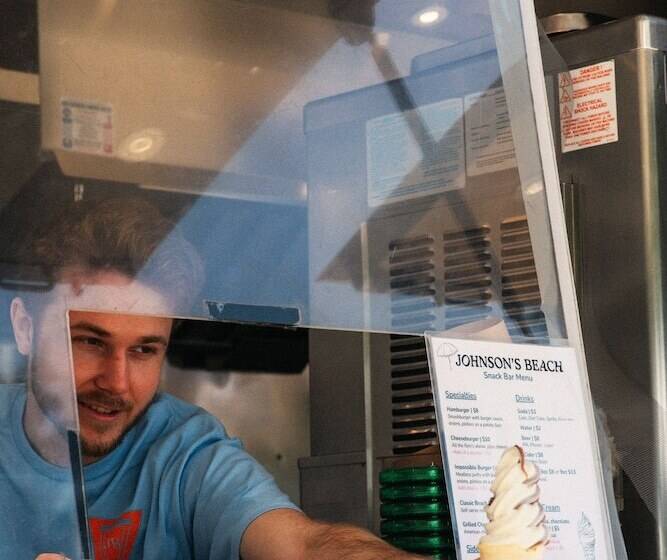 호텔 Johnson S Beach Cabins And Campground