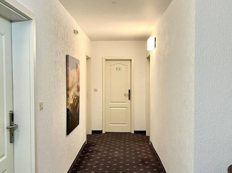 호텔 Neo Cologne Bonn Airport