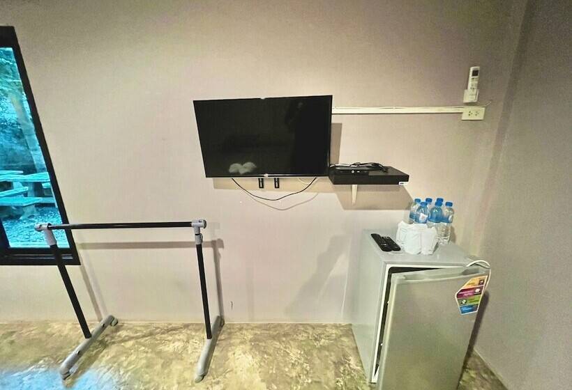 בית מלון כפרי Phupa Beach Resort