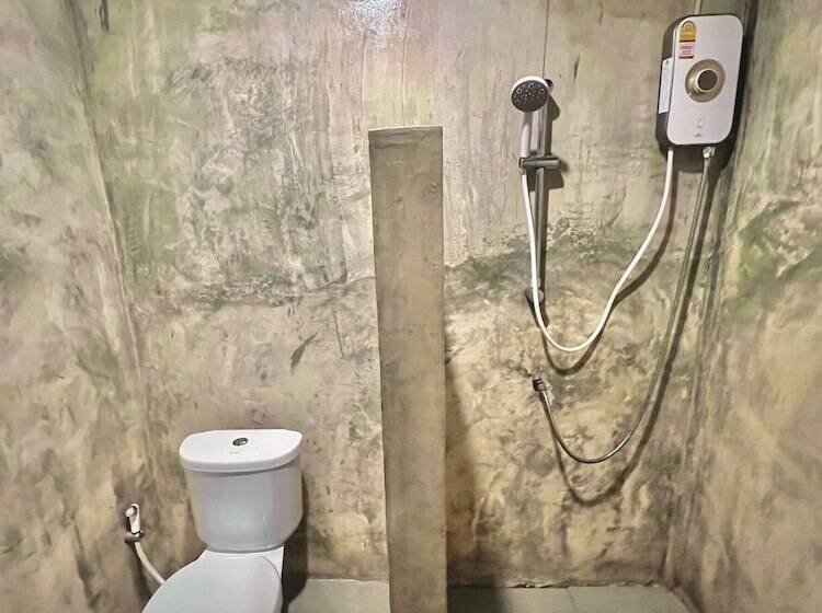 בית מלון כפרי Phupa Beach Resort