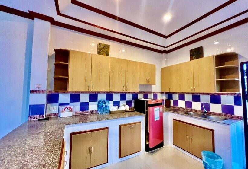 בית מלון כפרי Phupa Beach Resort