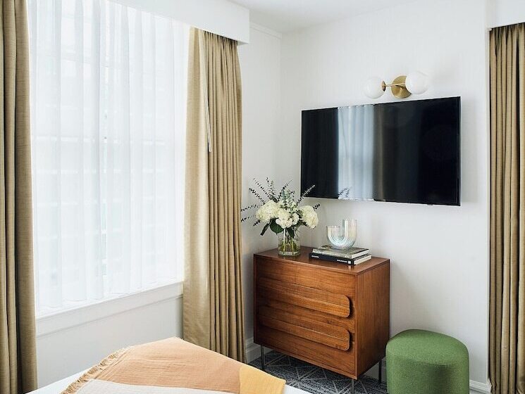 هتل Rusk House Serviced Apartments