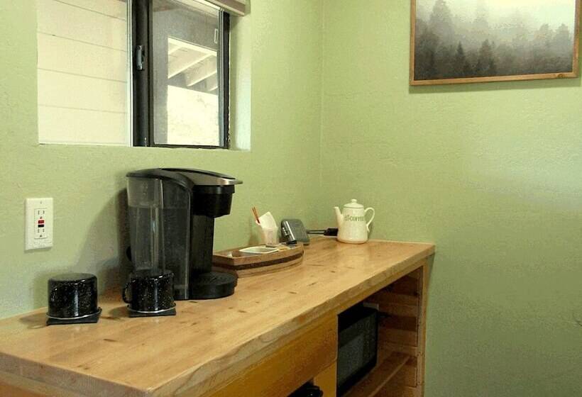 בית מלון כפרי Rusty Buck Inn