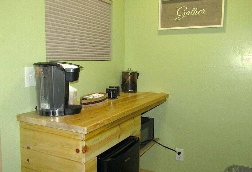 בית מלון כפרי Rusty Buck Inn