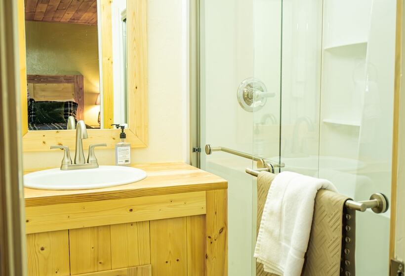 בית מלון כפרי Rusty Buck Inn