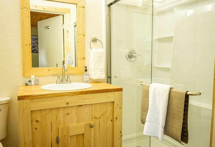 בית מלון כפרי Rusty Buck Inn