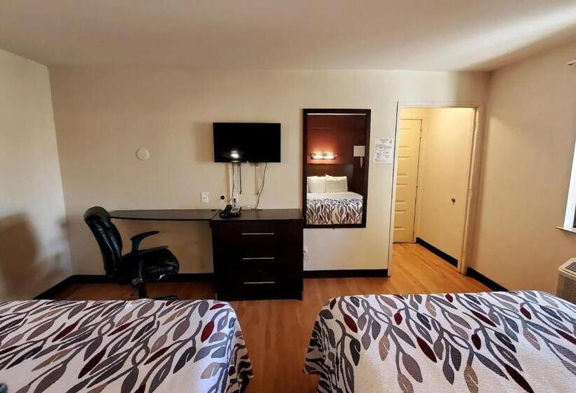 בית מלון כפרי Sacramento Inn & Suites