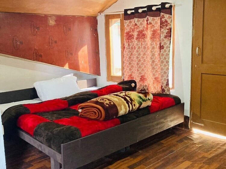 فندق Snow Crest Residency