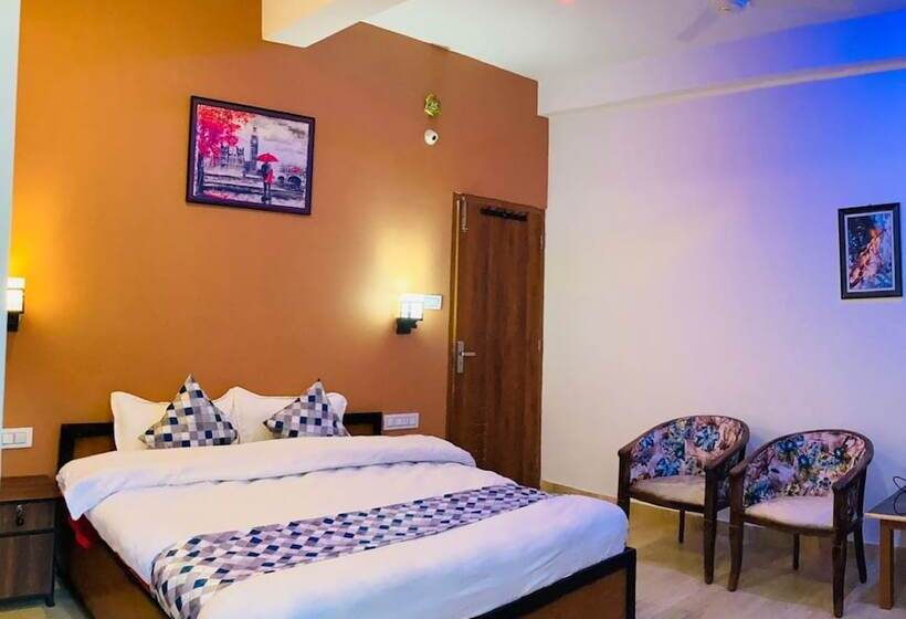 فندق Snow Crest Residency