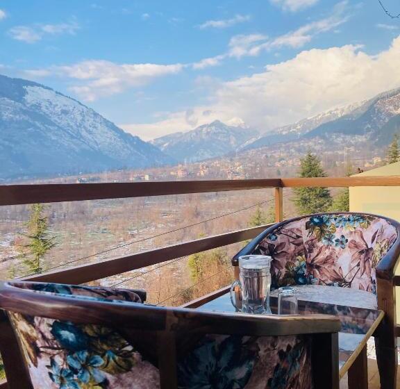 فندق Snow Crest Residency