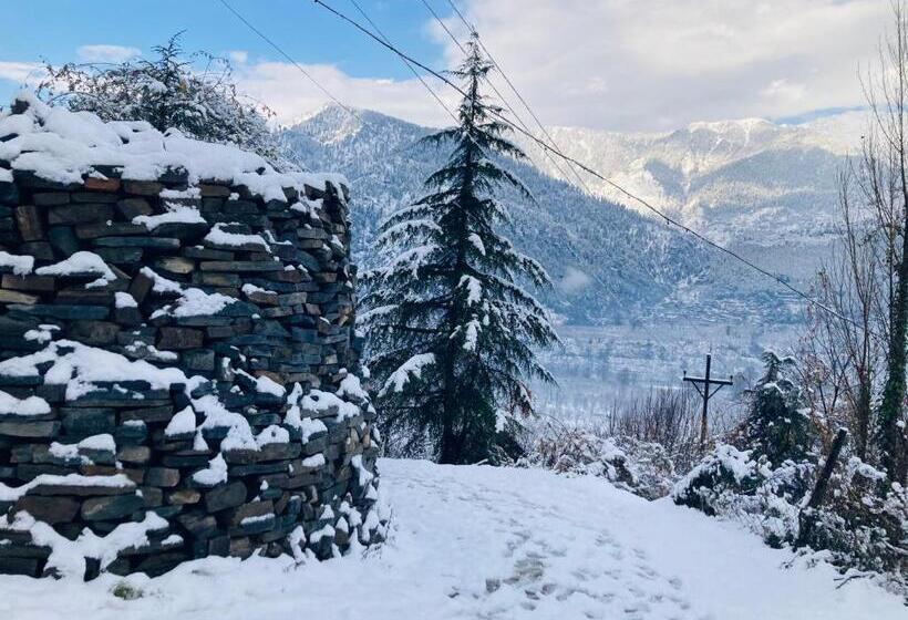 فندق Snow Crest Residency