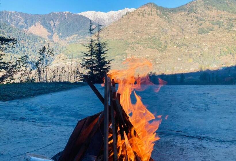 فندق Snow Crest Residency