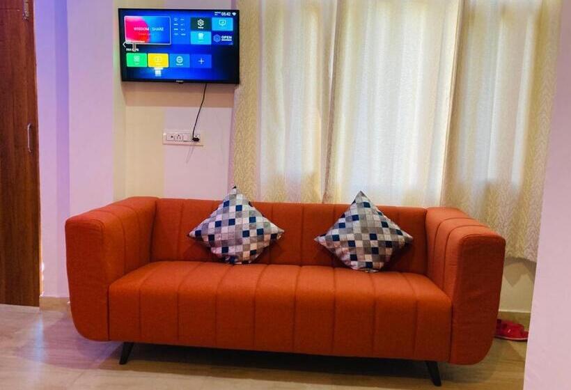 فندق Snow Crest Residency