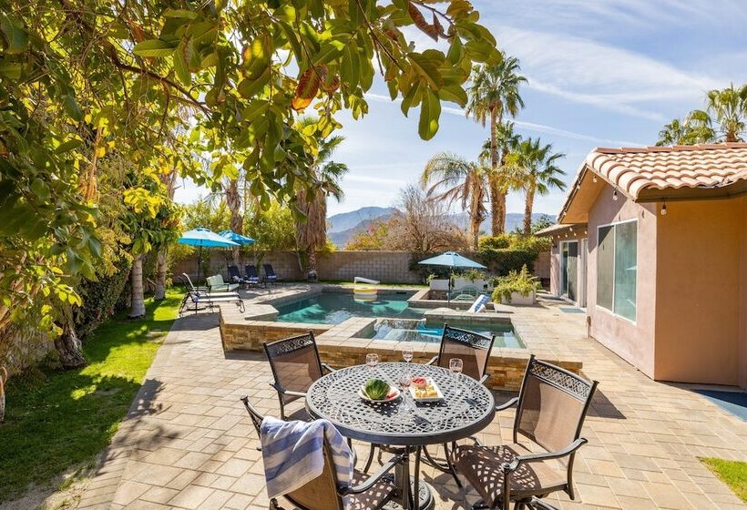 Larrea By Avantstay Luxurious Oasis W/ Pool & Hot Tub!