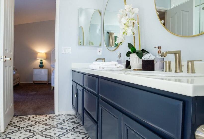 Larrea By Avantstay Luxurious Oasis W/ Pool & Hot Tub!