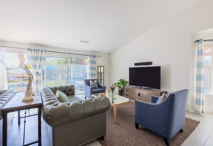 Larrea By Avantstay Luxurious Oasis W/ Pool & Hot Tub!