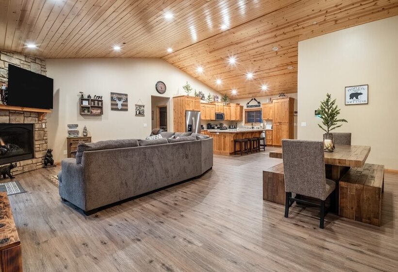 Lazy Bear Lodge By Avantstay Pine Tree Paradise W/ Game Room