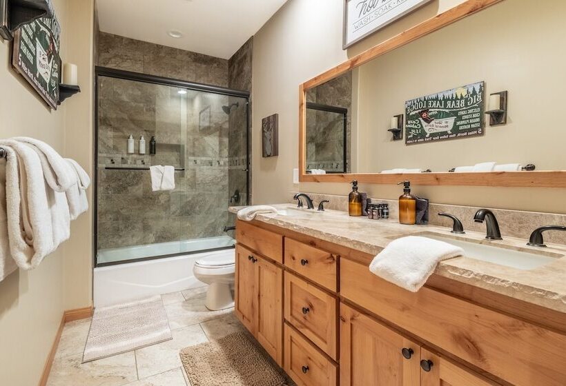 Lazy Bear Lodge By Avantstay Pine Tree Paradise W/ Game Room