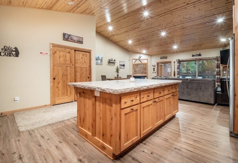 Lazy Bear Lodge By Avantstay Pine Tree Paradise W/ Game Room