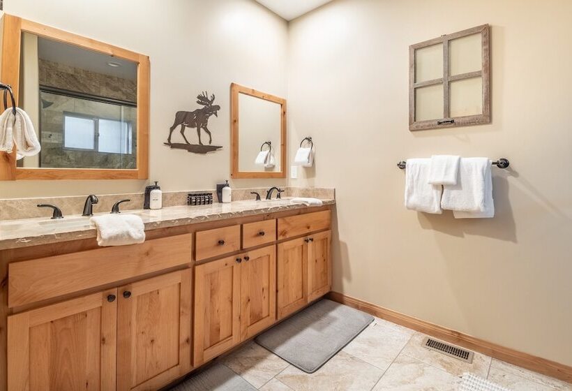 Lazy Bear Lodge By Avantstay Pine Tree Paradise W/ Game Room