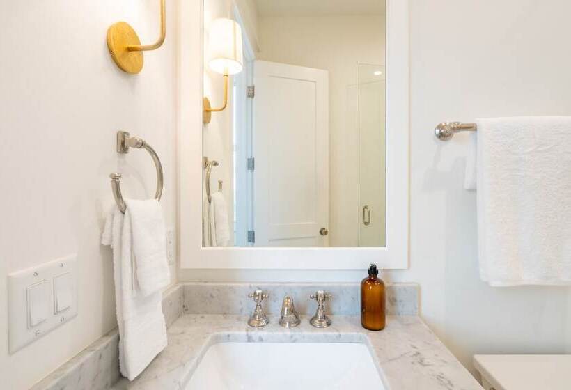 Marlin By Avantstay Beachfront Mansion W/ 10 Bdrs & Multiple Living Spaces & Kitchens!