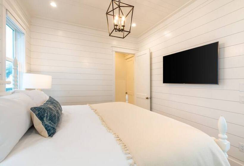 Marlin By Avantstay Beachfront Mansion W/ 10 Bdrs & Multiple Living Spaces & Kitchens!