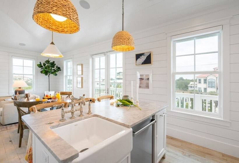 Marlin By Avantstay Beachfront Mansion W/ 10 Bdrs & Multiple Living Spaces & Kitchens!