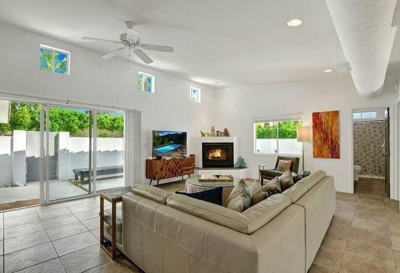 Palo Verde By Avantstay Lush Garden Home With Mountain View Pool & Bbq! Permit#4791