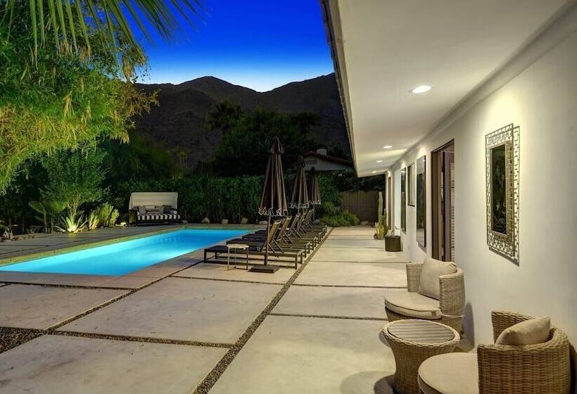 Palo Verde By Avantstay Lush Garden Home With Mountain View Pool & Bbq! Permit#4791