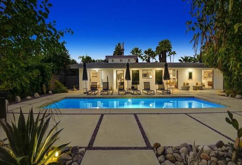 Palo Verde By Avantstay Lush Garden Home With Mountain View Pool & Bbq! Permit#4791