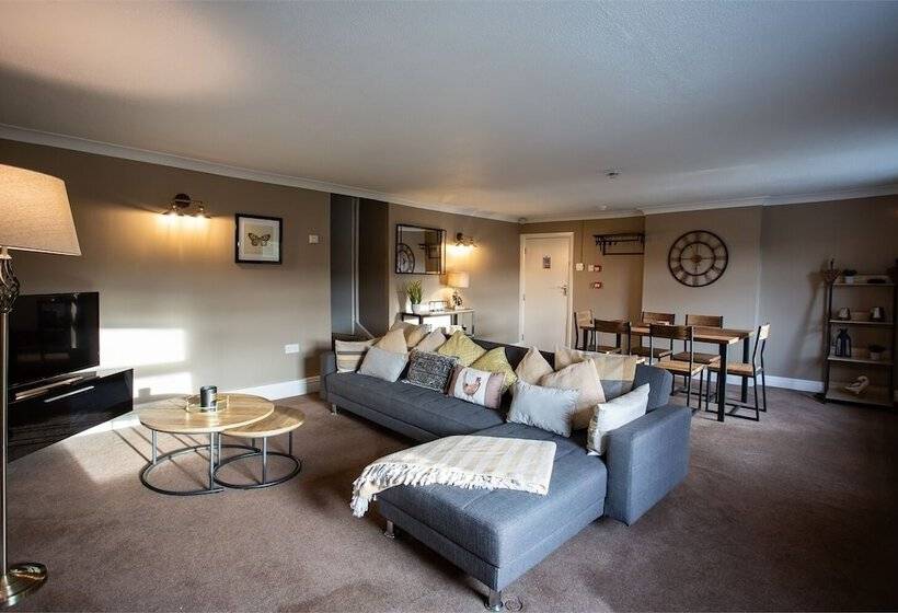 بنسيون The Derwent Arms