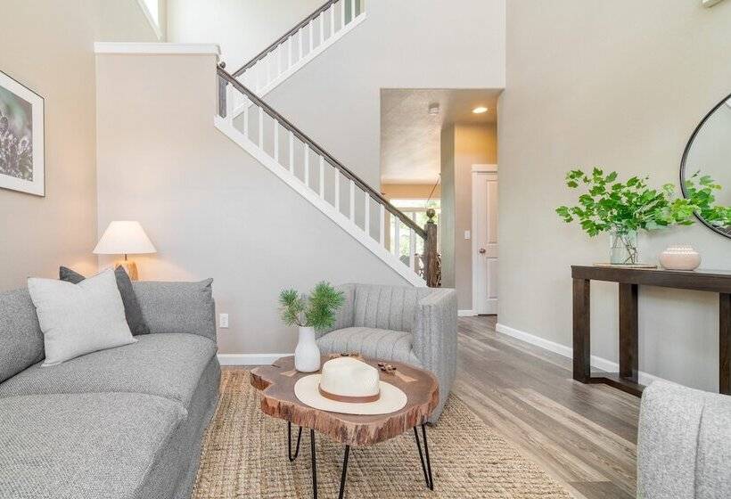 Ponderosa Pines By Avantstay Gorgeous Deck, 10 Mins From Central Bend Family Friendly