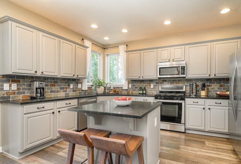 Ponderosa Pines By Avantstay Gorgeous Deck, 10 Mins From Central Bend Family Friendly