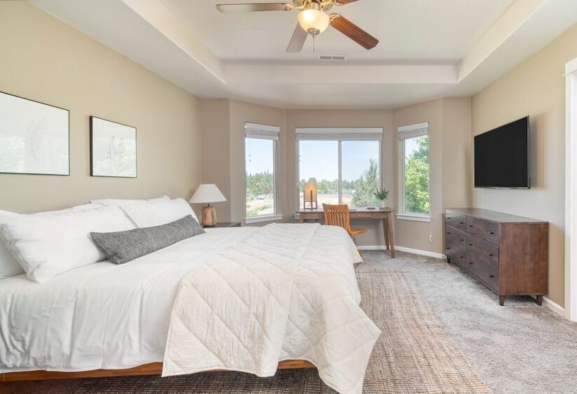 Ponderosa Pines By Avantstay Gorgeous Deck, 10 Mins From Central Bend Family Friendly