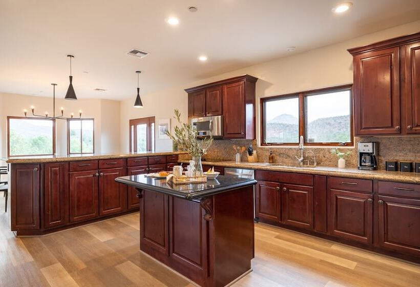 Pyramid By Avantstay Luxe Sedona Mansion W/ Views, 7mins To Downtown